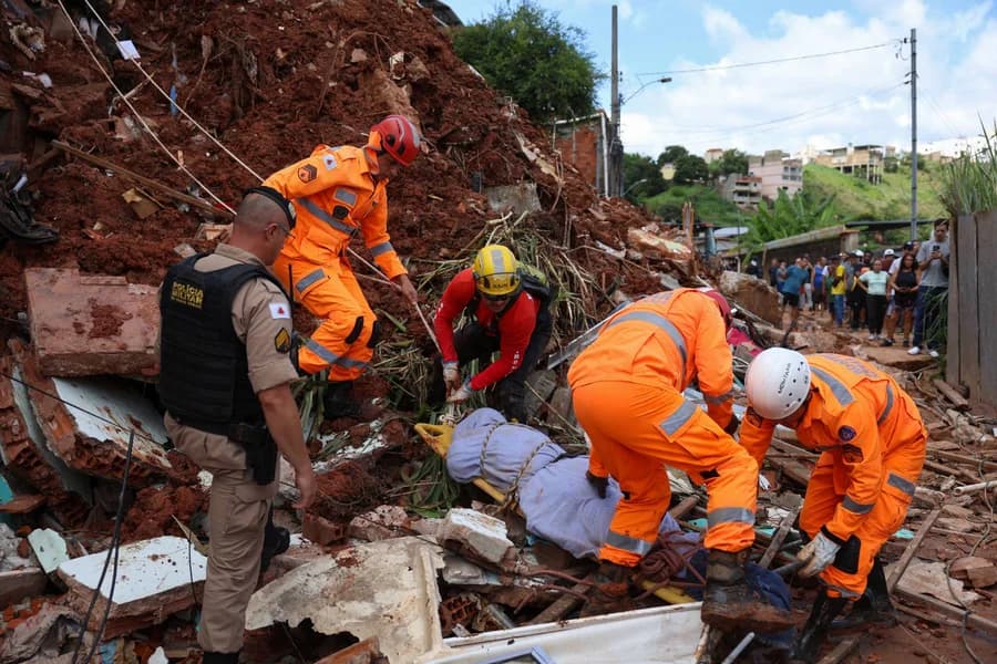 Chuvas históricas e deslizamentos deixam rastro de morte na Zona da Mata; mortos chegam a 70 em Minas