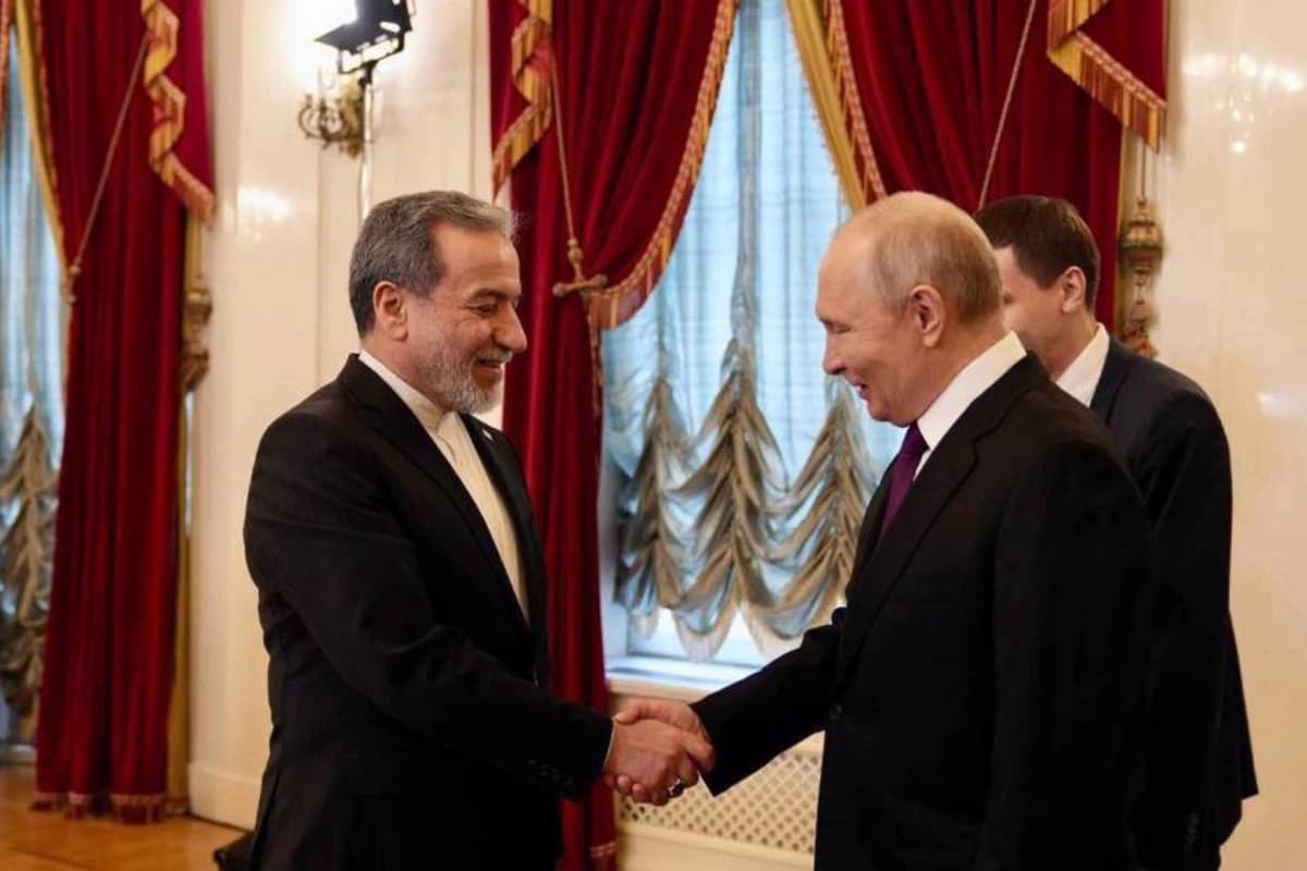 Araghchi deixa equipe de Trump no vácuo em Islamabad e encontra Putin em Moscou: a imagem de uma derrota diplomática dos EUA